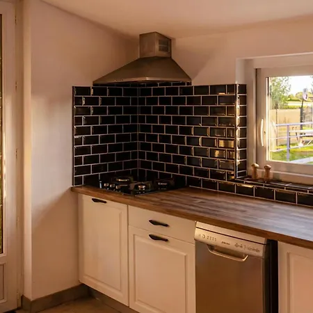 Charmante Maison Avec Piscine Ferienhaus