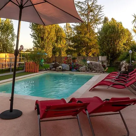 Charmante Maison Avec Piscine