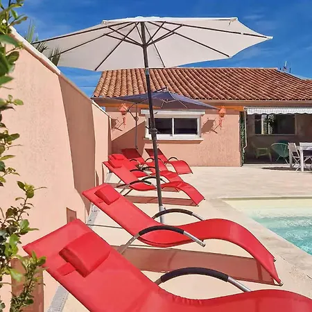 Charmante Maison Avec Piscine Casa de Férias *