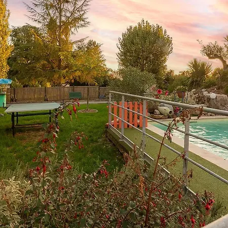 Charmante Maison Avec Piscine Ferienhaus